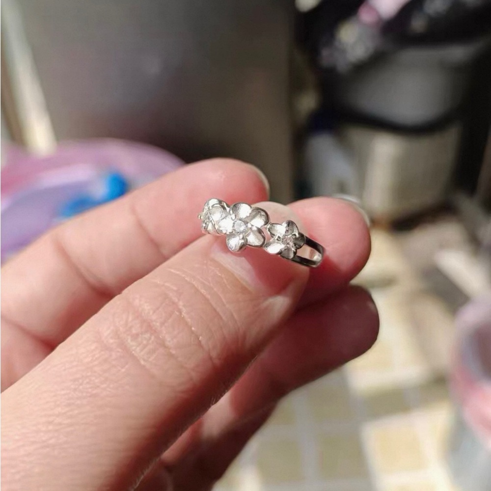 Chic Silver Floral Women's Ring